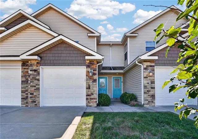Photo 3 of Single family home for sale at 427 Tumbleweed Pl, Belton, MO 64012 | MLS# 2646072 | Listing updated on 2026-10-09