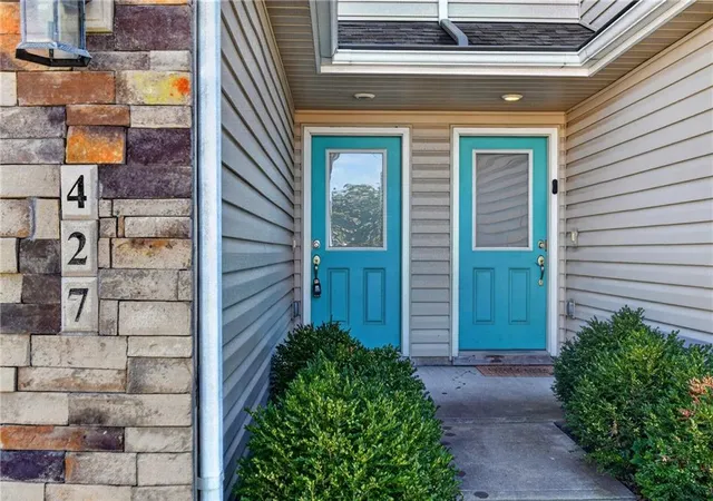Photo 3 of Single family home for sale at 427 Tumbleweed Pl, Belton, MO 64012 | MLS# 2646072 | Listing updated on 2026-10-09