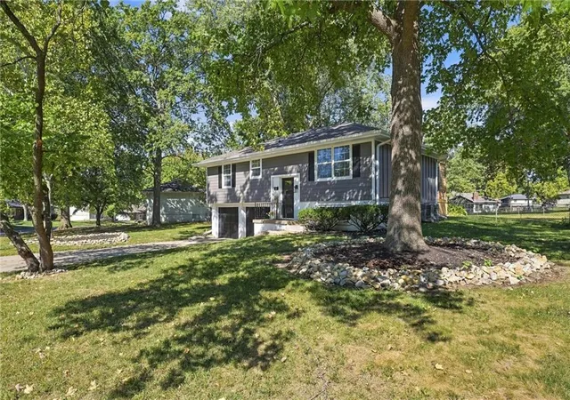 Photo 3 of Single family home for sale at 205 Sw Kingscross Rd, Blue Springs, MO 64014 | MLS# 2646083 | Listing updated on 2026-10-11