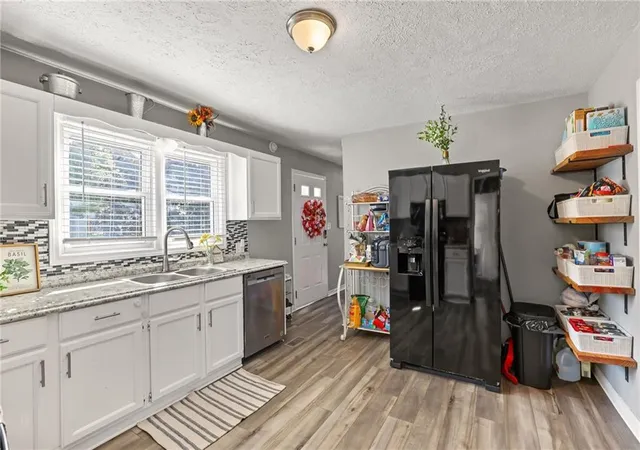 Photo 3 of Single family home for sale at 6210 E 149th Terrace, Grandview, MO 64030 | MLS# 2646085 | Listing updated on 2026-10-10
