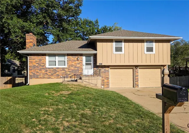 Photo 1 of Sale Pending at 2749 N 110th Terrace, Kansas City, KS 66109 | MLS# 2646087 | Listing updated on 2026-10-19