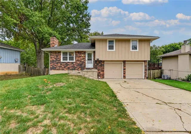 Photo 2 of Sale Pending at 2749 N 110th Terrace, Kansas City, KS 66109 | MLS# 2646087 | Listing updated on 2026-10-19
