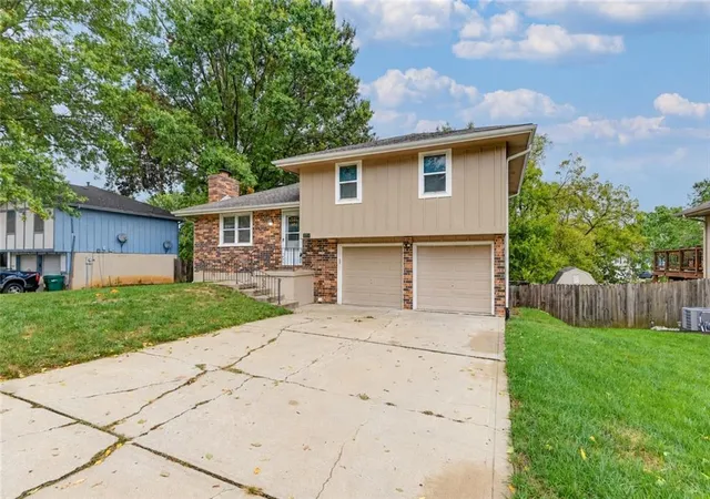 Photo 3 of Sale Pending at 2749 N 110th Terrace, Kansas City, KS 66109 | MLS# 2646087 | Listing updated on 2026-10-19