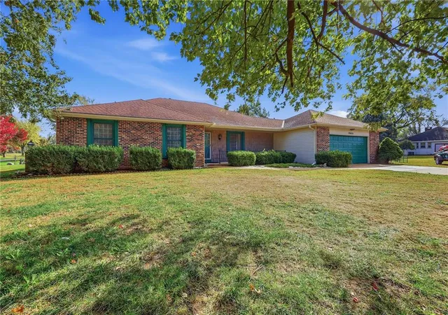 Photo 2 of Single family home for sale at 19455 Metcalf Ave, Stilwell, KS 66085 | MLS# 2646089 | Listing updated on 2026-10-29