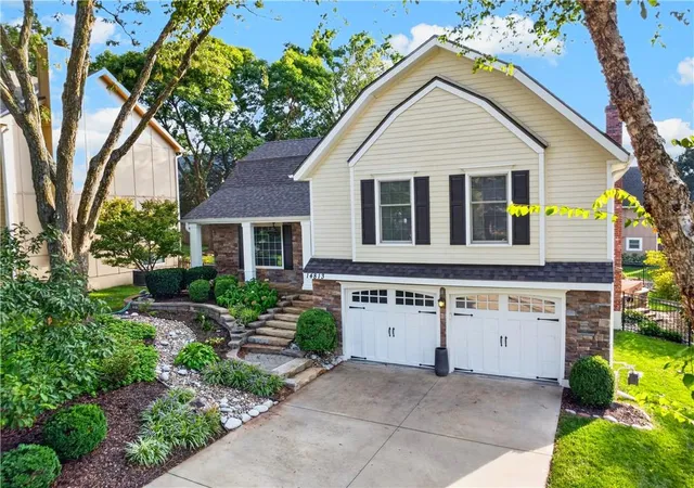 Photo 3 of Sale Pending at 14813 W 83rd Terrace, Lenexa, KS 66215 | MLS# 2646092 | Listing updated on 2026-10-17