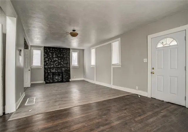 Photo 3 of Single family home for sale at 8506 Highland Ave, Kansas City, MO 64131 | MLS# 2646095 | Listing updated on 2026-10-09
