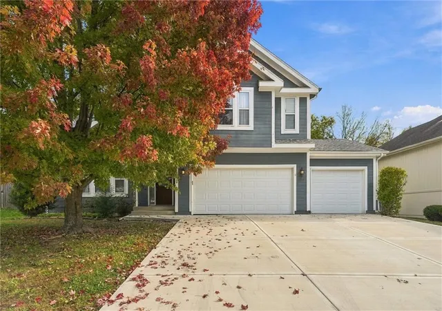 Photo 1 of Single family home for sale at 1329 SE Dalton Dr, Lees Summit, MO 64081 | MLS# 2646104 | Listing updated on 2026-10-28