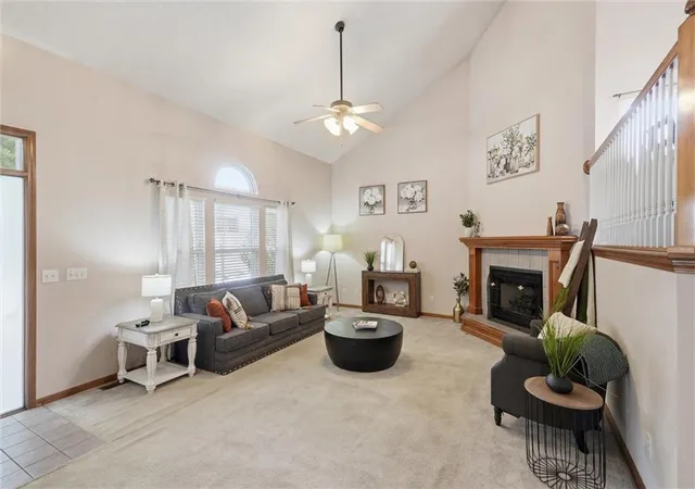 Photo 4 of Single family home for sale at 1329 SE Dalton Dr, Lees Summit, MO 64081 | MLS# 2646104 | Listing updated on 2026-10-28