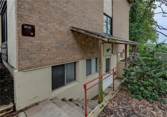 Photo 1 of Condo for sale at 470 W 104th Street #E, Kansas City, MO 64114 | MLS# 2646105 | Listing updated on 2026-10-11