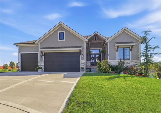 Single family home for sale at 2617 NE Amanda Ln, Blue Springs, MO 64029 | MLS# 2646107