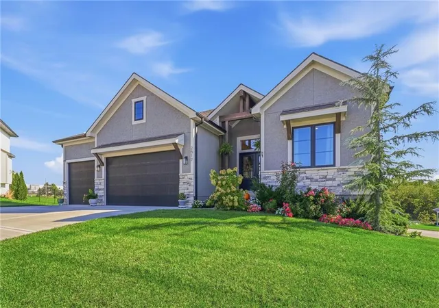 Photo 1 of Single family home for sale at 2617 NE Amanda Ln, Blue Springs, MO 64029 | MLS# 2646107 | Listing updated on 2026-10-10