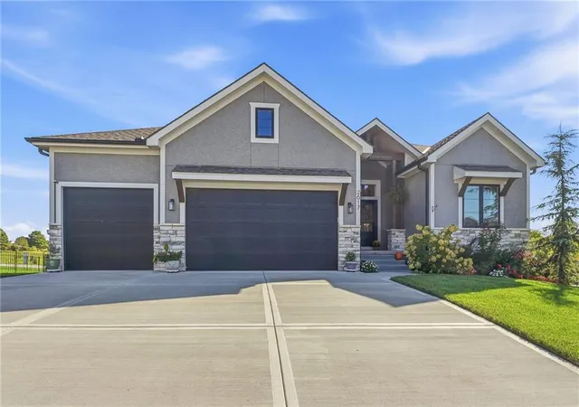 Photo 2 of Single family home for sale at 2617 NE Amanda Ln, Blue Springs, MO 64029 | MLS# 2646107 | Listing updated on 2026-10-10