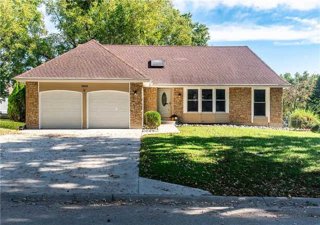 Photo 1 of Single family home for sale at 10003 N Charlotte St, Kansas City, MO 64155 | MLS# 2646109 | Listing updated on 2026-10-20