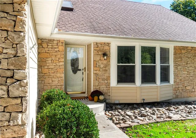 Photo 3 of Single family home for sale at 10003 N Charlotte St, Kansas City, MO 64155 | MLS# 2646109 | Listing updated on 2026-10-20