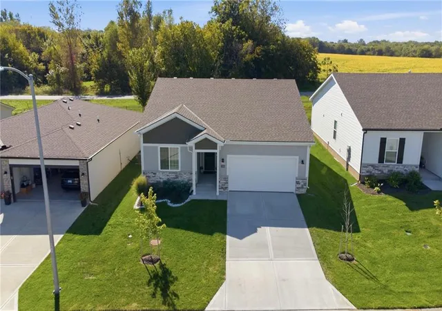 Photo 2 of Single family home for sale at 20909 W 190th Place, Spring Hill, KS 66083 | MLS# 2646111 | Listing updated on 2026-10-11