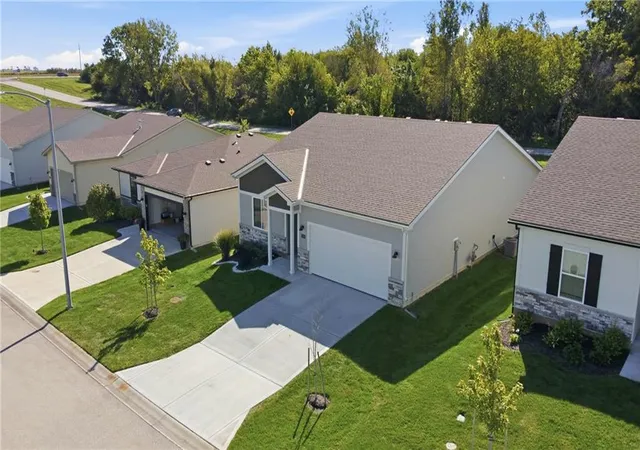 Photo 3 of Single family home for sale at 20909 W 190th Place, Spring Hill, KS 66083 | MLS# 2646111 | Listing updated on 2026-10-11
