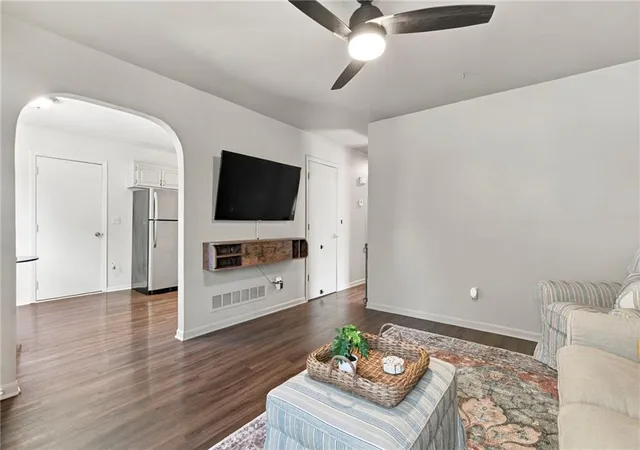Photo 4 of Single family home for sale at 440 N Pine St, Olathe, KS 66061 | MLS# 2646115 | Listing updated on 2026-10-09