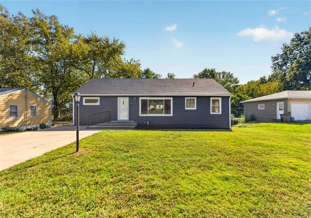 Photo 1 of Single family home for sale at 3211 Berry Rd, Kansas City, KS 66106 | MLS# 2646117 | Listing updated on 2026-10-09