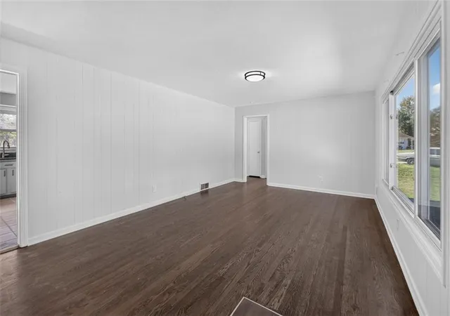 Photo 3 of Single family home for sale at 3211 Berry Rd, Kansas City, KS 66106 | MLS# 2646117 | Listing updated on 2026-10-09
