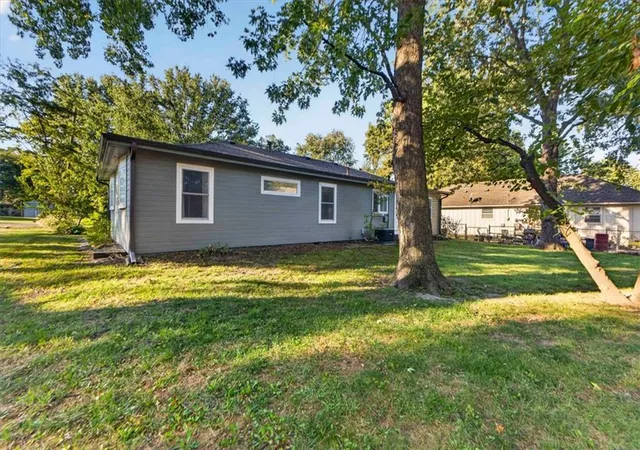 Photo 34 of Single family home for sale at 340 Champ St, Peculiar, MO 64078 | MLS# 2646122 | Listing updated on 2026-10-15