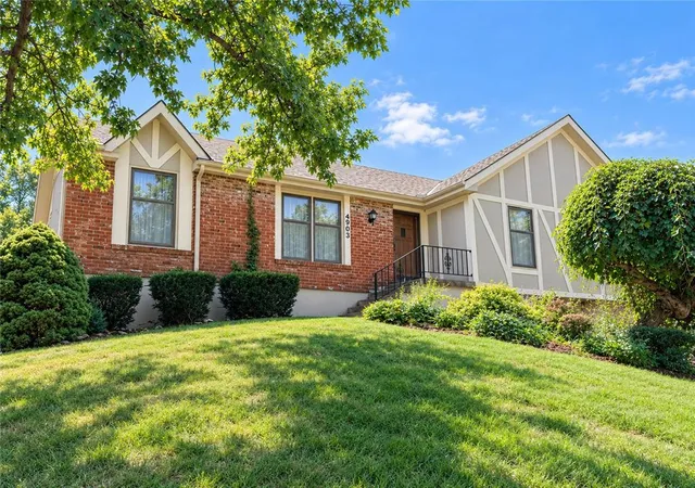 Photo 1 of Sale Pending at 4903 Nw 67th Terrace, Kansas City, MO 64151 | MLS# 2646125 | Listing updated on 2026-10-20
