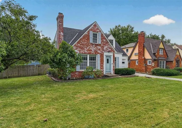 Photo 3 of Single family home for sale at 6641 Cherry St, Kansas City, MO 64131 | MLS# 2646130 | Listing updated on 2026-10-08