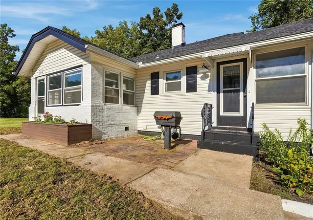 Photo 3 of Sale Pending at 51 N Emerson St, Kansas City, MO 64119 | MLS# 2646133 | Listing updated on 2026-10-16