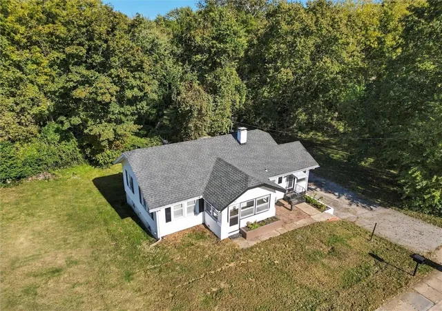 Photo 3 of Sale Pending at 51 N Emerson St, Kansas City, MO 64119 | MLS# 2646133 | Listing updated on 2026-10-16