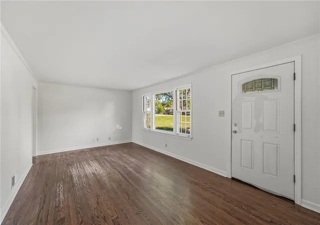 Photo 3 of Single family home for sale at 7625 Sni A Bar Rd, Kansas City, MO 64129 | MLS# 2646135 | Listing updated on 2026-10-10