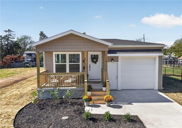 Photo 1 of Single family home for sale at 2544 Hiawatha St, Kansas City, KS 66104 | MLS# 2646137 | Listing updated on 2026-10-18