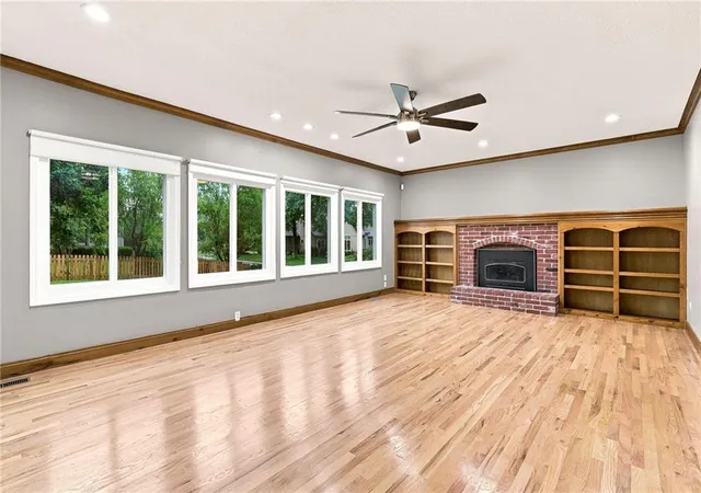 Photo 2 of Single family home for sale at 608 Ne Ashmont Pl, Lees Summit, MO 64064 | MLS# 2646142 | Listing updated on 2026-10-08