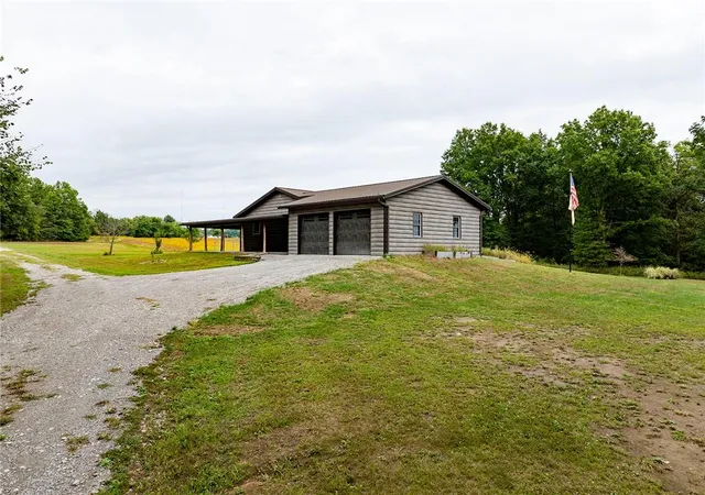 Photo 3 of Single family home for sale at 57989 Flint Hl Rd, New London, MO 63459 | MLS# 2646146 | Listing updated on 2026-10-09