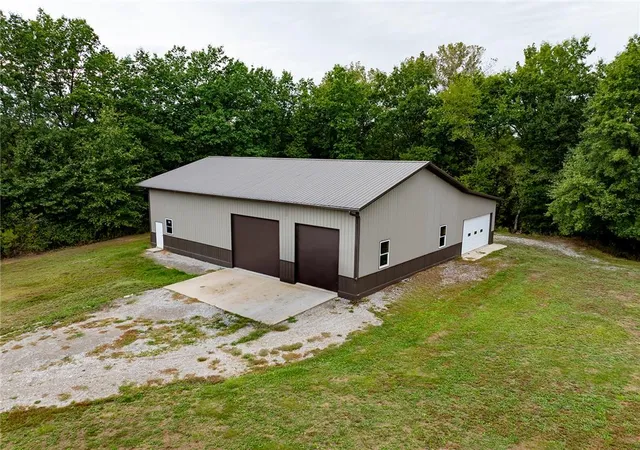 Photo 4 of Single family home for sale at 57989 Flint Hl Rd, New London, MO 63459 | MLS# 2646146 | Listing updated on 2026-10-09