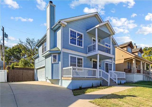 Photo 2 of Single family home for sale at 4404 Paseo Blvd, Kansas City, MO 64110 | MLS# 2646149 | Listing updated on 2026-10-08