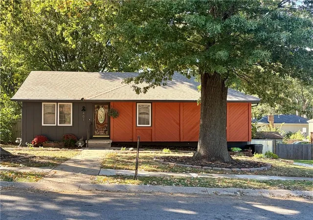 Single family home for sale at 401 NE Sunnyside School Rd, Blue Springs, MO 64014 | MLS# 2646161