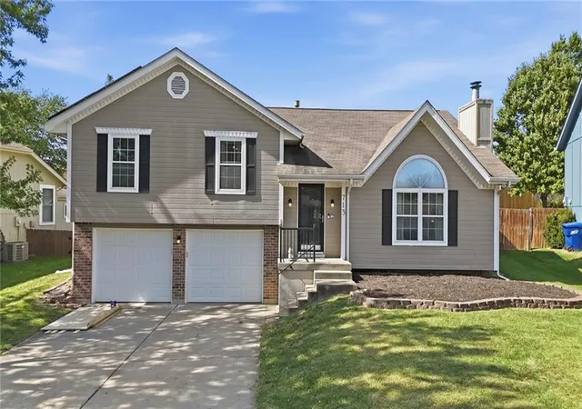 Photo 1 of Single family home for sale at 713 Nw Rosaceae Dr, Blue Springs, MO 64015 | MLS# 2646166 | Listing updated on 2026-10-16
