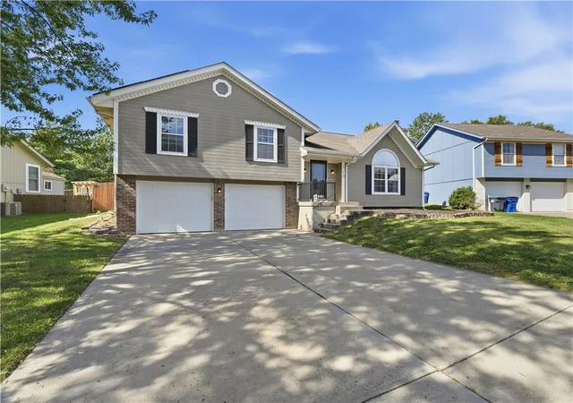 Photo 2 of Single family home for sale at 713 Nw Rosaceae Dr, Blue Springs, MO 64015 | MLS# 2646166 | Listing updated on 2026-10-16
