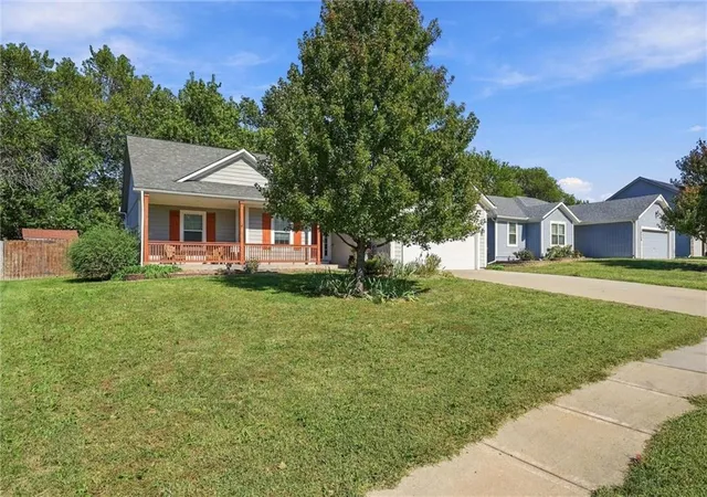 Photo 3 of Single family home for sale at 20426 W 220th Terrace, Spring Hill, KS 66083 | MLS# 2646173 | Listing updated on 2026-10-14