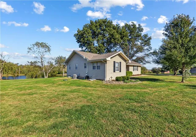 Photo 3 of Single family home for sale at 22195 Dunn Dr, Spring Hill, KS 66083 | MLS# 2646174 | Listing updated on 2026-10-17