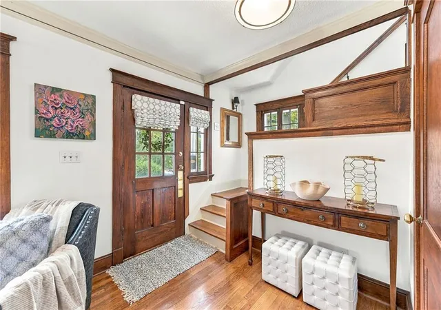 Photo 3 of Sale Pending at 410 Huntington Rd, Kansas City, MO 64113 | MLS# 2646179 | Listing updated on 2026-10-17