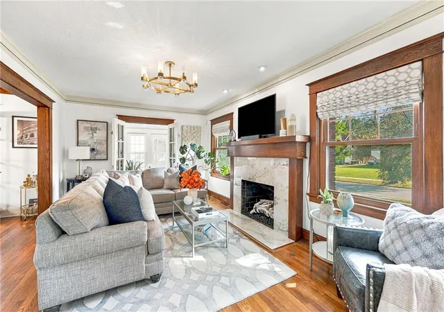 Photo 4 of Sale Pending at 410 Huntington Rd, Kansas City, MO 64113 | MLS# 2646179 | Listing updated on 2026-10-17
