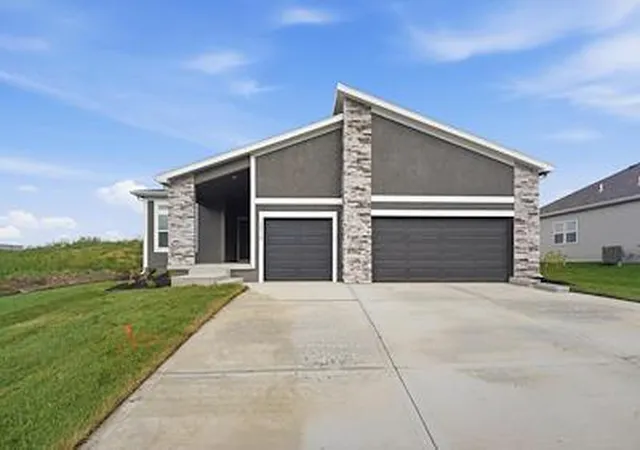 Single family home for sale at 1600 SW 9th Street, Oak Grove, MO 64075 | MLS# 2646182