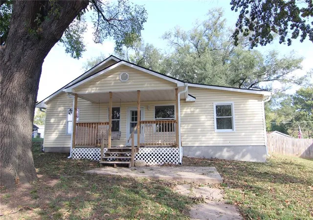 Single family home for sale at 5638 Miami Ave, Kansas City, KS 66106 | MLS# 2646186