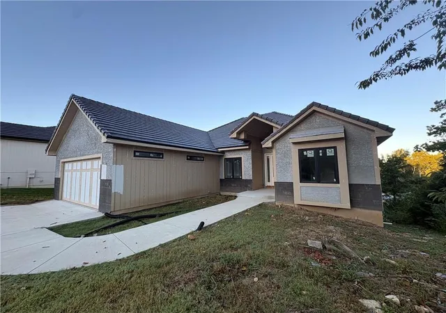 Photo 1 of Single family home for sale at 121 Teton Ridge, Lake Winnebago, MO 64034 | MLS# 2646189 | Listing updated on 2026-10-10