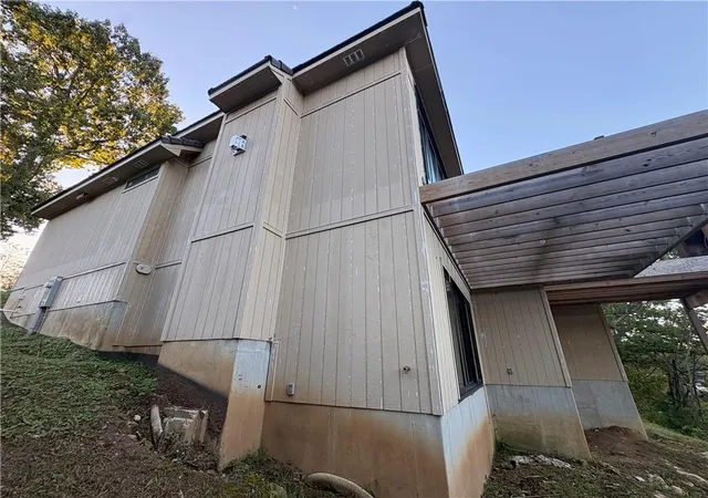 Photo 2 of Single family home for sale at 121 Teton Ridge, Lake Winnebago, MO 64034 | MLS# 2646189 | Listing updated on 2026-10-10