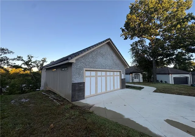Photo 4 of Single family home for sale at 121 Teton Ridge, Lake Winnebago, MO 64034 | MLS# 2646189 | Listing updated on 2026-10-10
