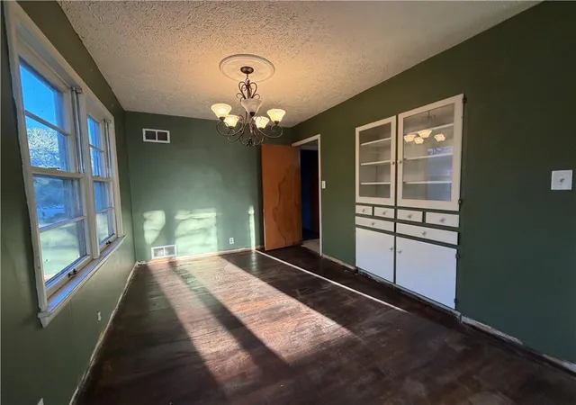 Photo 3 of Single family home for sale at 704 N 9th Street, Independence, KS 67301 | MLS# 2646192 | Listing updated on 2026-10-09
