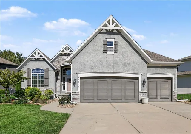 Photo 1 of Single family home for sale at 16655 S Lind Rd, Olathe, KS 66062 | MLS# 2646195 | Listing updated on 2026-10-09