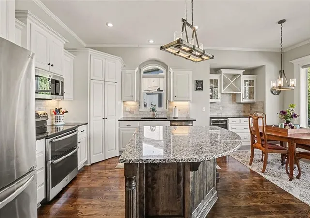 Photo 4 of Single family home for sale at 16655 S Lind Rd, Olathe, KS 66062 | MLS# 2646195 | Listing updated on 2026-10-09