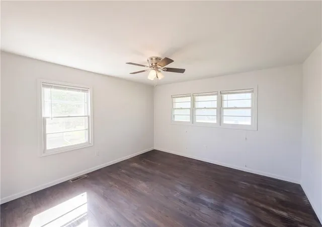 Photo 3 of Single family home for sale at 21809 S Peculiar Dr, Peculiar, MO 64078 | MLS# 2646203 | Listing updated on 2026-10-10